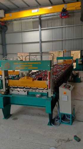 Roofing Sheet Machine - Color: Red