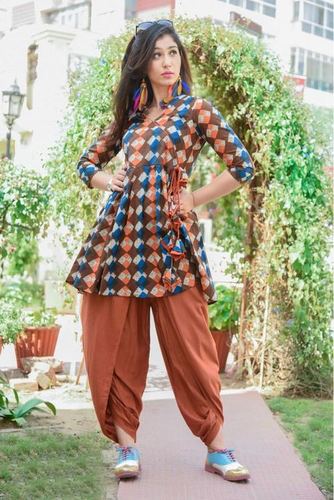 Handloom Kurtis With Dhorti