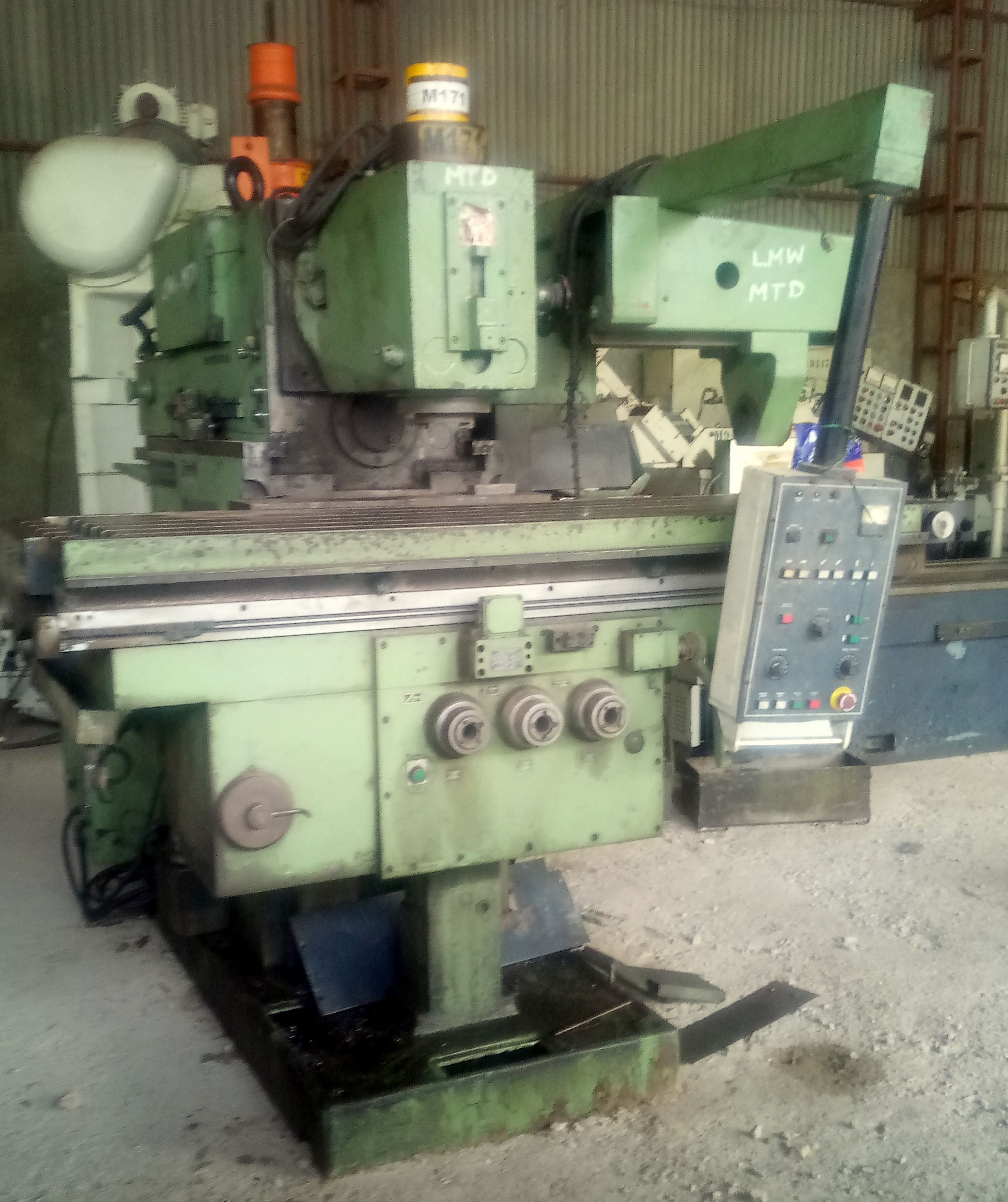 Semi- Automatic Milling Machine