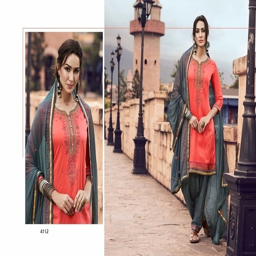 Peach Ladies Punjabi Patiyala Suits Shopping