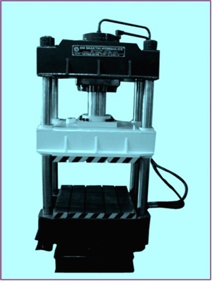 4 PILLER TYPE METAL CUTTING PRESS