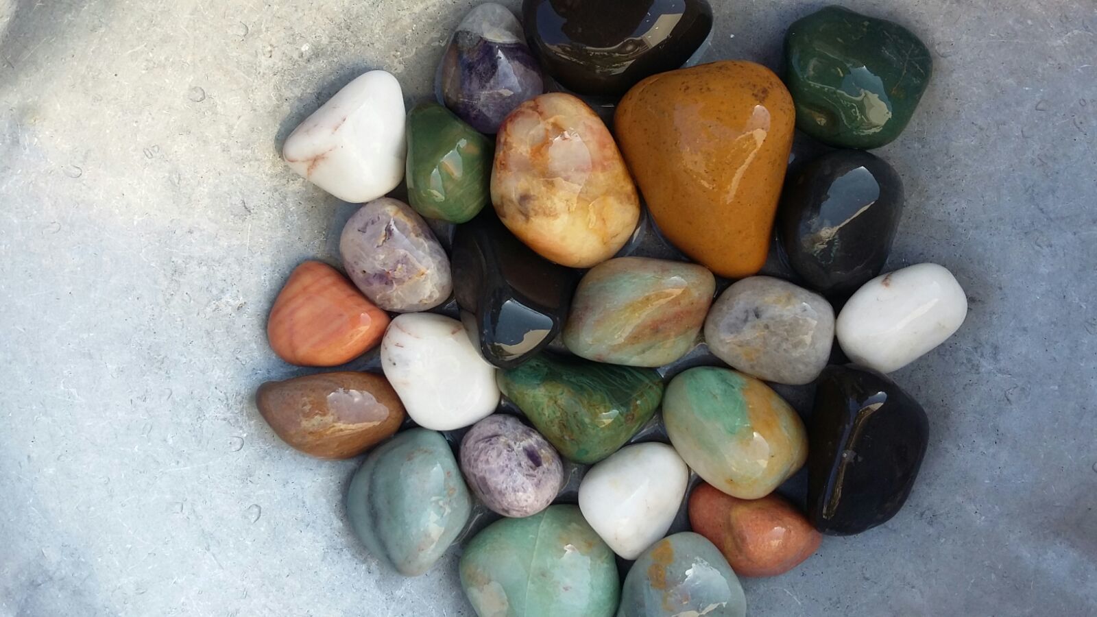 Small Mix Color Decorative Pebble Stone for home decor and garden office