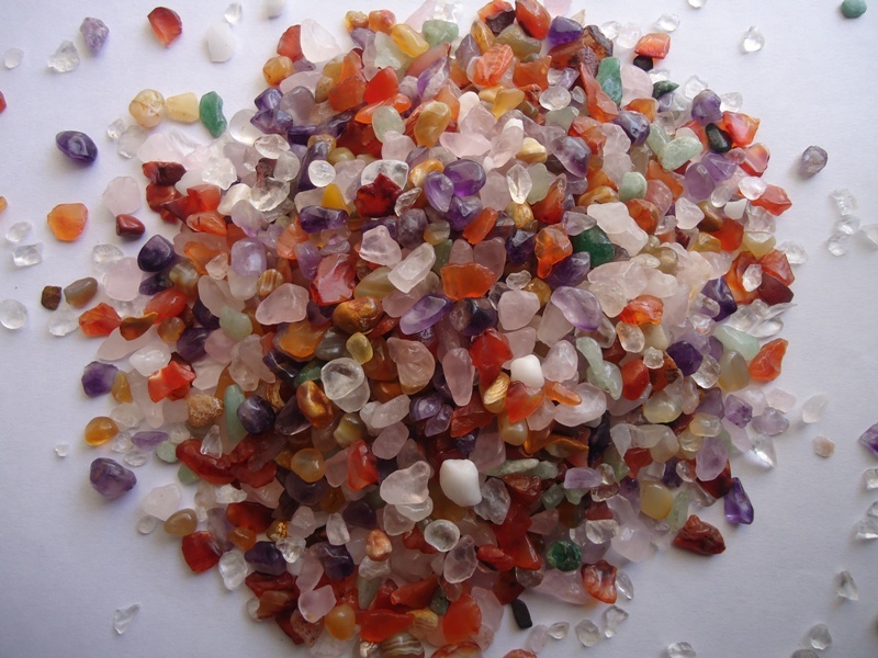 Solid Mix color aquarium special grade 7-15 mm agate stone natural chips with machine polished pebbles