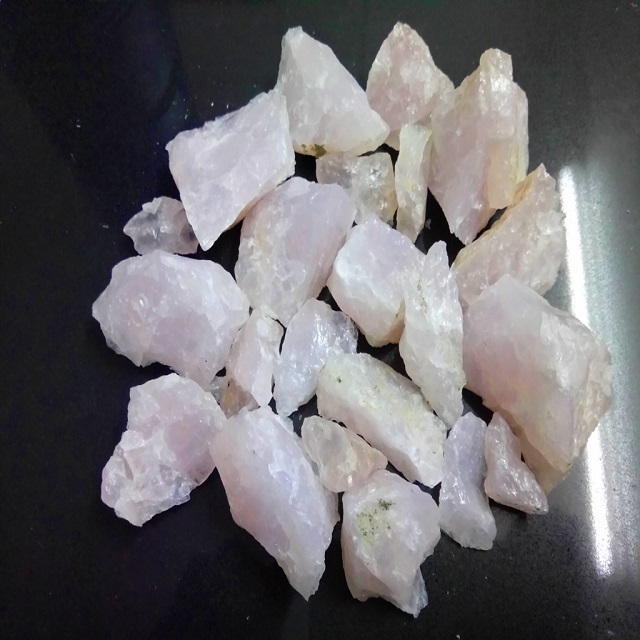 Best Quality Natural crystals healing stones rose quartz stone Crystal hearts healing massage stone