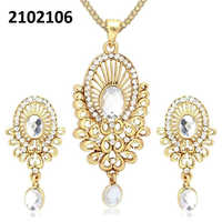 Imitation Fashion Jewellery - Zinc Alloy Gold Plated Necklace Set With Maang Tikka, Studded With Austrian Stone For Women's Traditional Wear