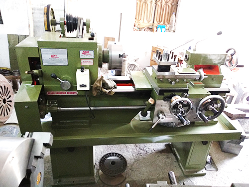 Medium Duty Lathe Machine
