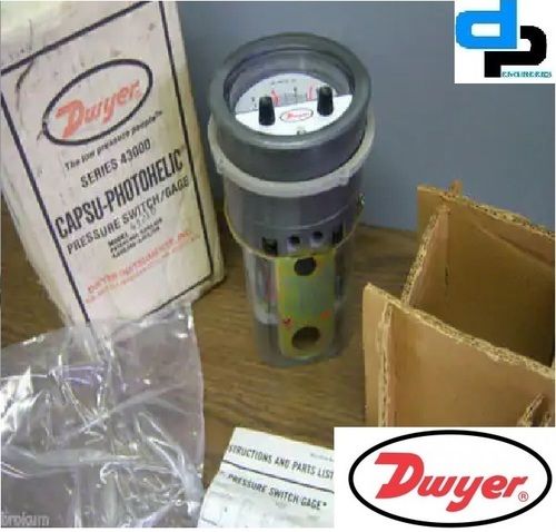 Dwyer Series 43001 Capsu-Photohelic Pressure Switch Gage 0-1.0