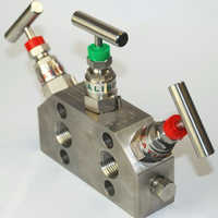 Ss Three Valve Manifold - Customized Size 1/2 To 2 Inches | Silver, High Pressure, Industrial Use