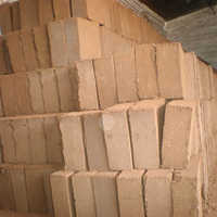 Coir Pith Blocks - Variable Dimensions, 10-15% Moisture Content, Ph 6.0-7.0 | Eco-friendly, Long Shelf Life, Nutrient Absorption, Water Retention, Soil Substitute