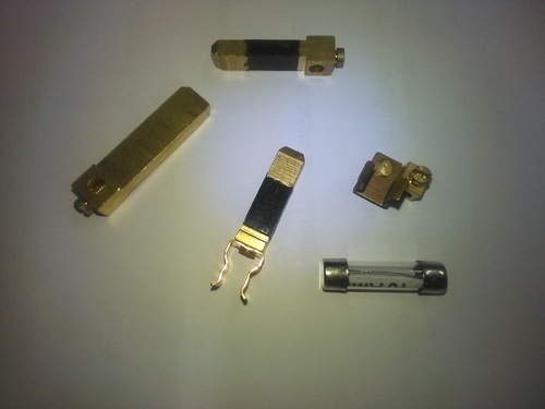 Brass Three Pin Sockets Voltage: 230-240 Volt (V)