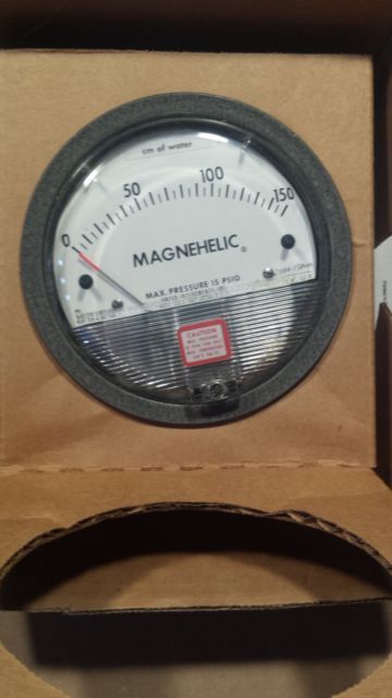 Dwyer 2000-150CM Magnehelic Differential Pressure Gauge