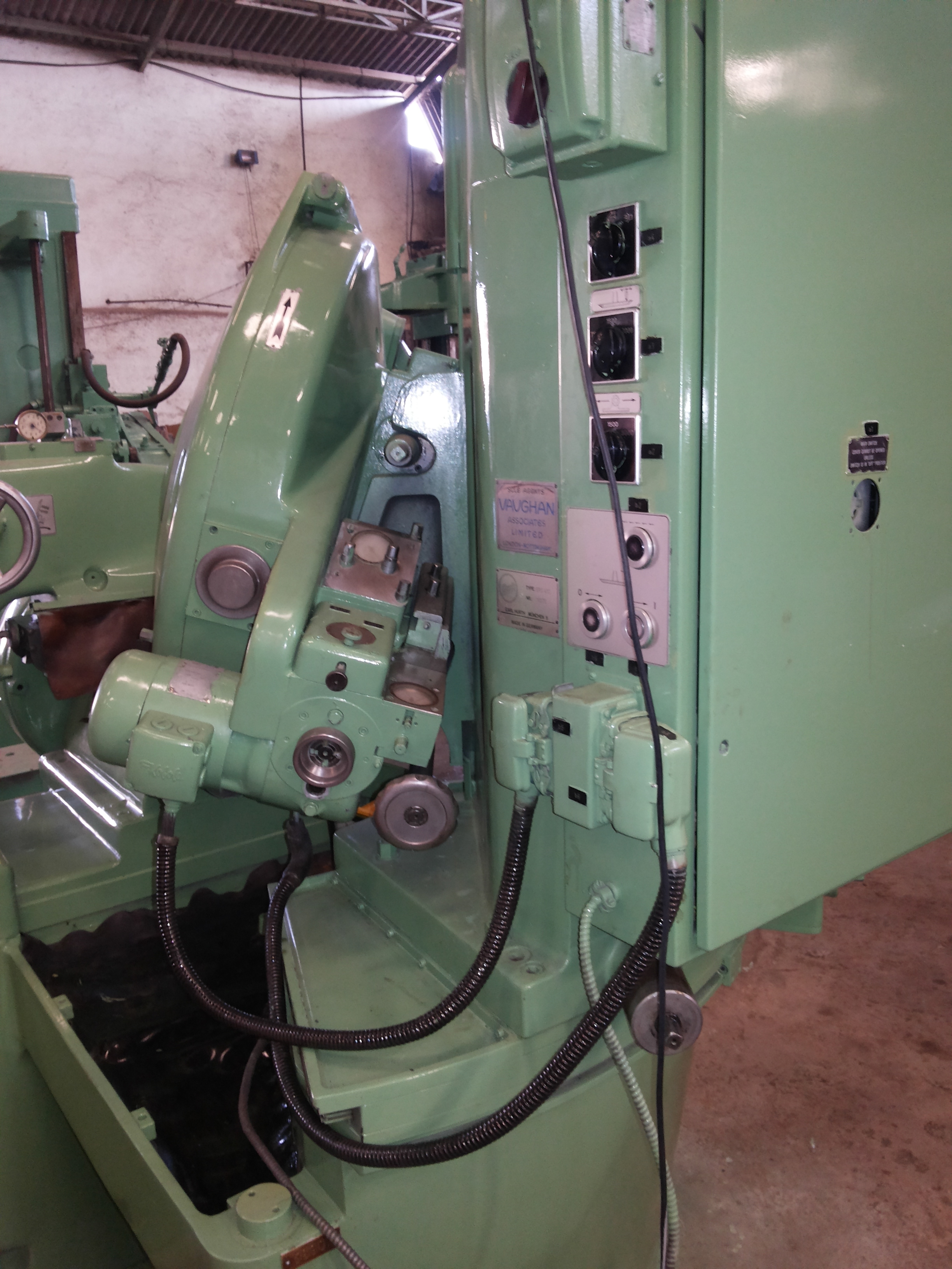 Hurth SRS 400 Universal Shaver Cutter Grinding Machine For Sale