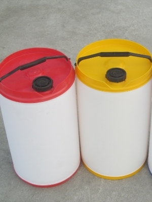 Mobile Oil Bottle - Color: Multicolor