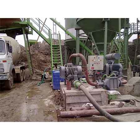 Two stage blower for 50 ton capacity bulker unloading
