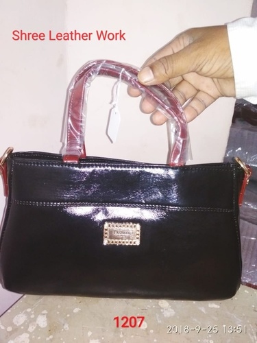Black Ladies Hand Bag Gender: Women