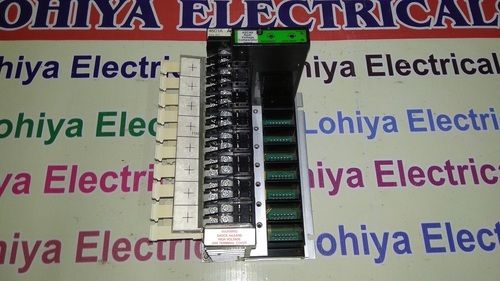 DUAL VOLTAGE COMPARATOR INPUT