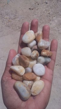 Natural High Polished Golden Yellow White Pebbles stones for interior architectural design used