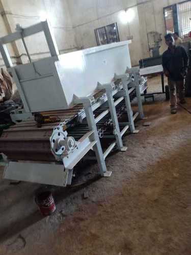 Clay Feeder Box