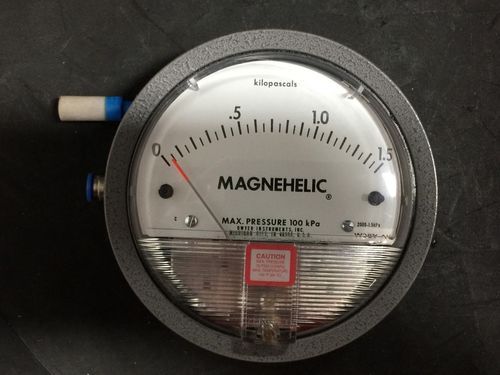 Dwyer Magnehelic Differential Pressure Gauge Model 2000-15KPA