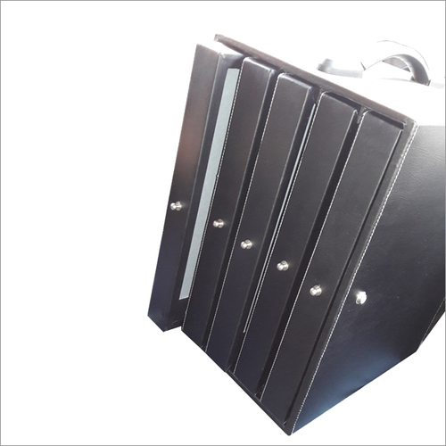 Pom Boxes Design: Plain