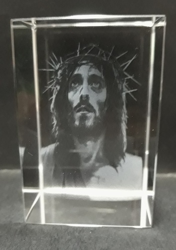 3D Jesus Engraved in Crystal