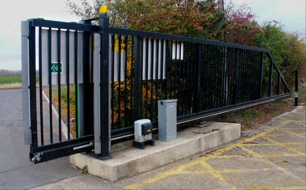 Industrial Automatic Sliding Gate - Arm Length: Up To 3 Meters (Operator Arm)