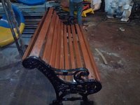 Wooden Park Bench Capacity: 3 Person