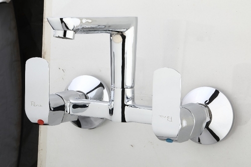 Brass Sink Mixer With Swinging Spout