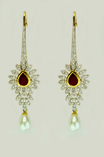 Ruby Dangling Earring Gender: Women