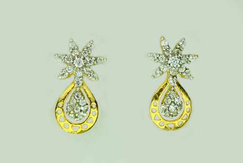 Shiny Star Earring Gender: Women