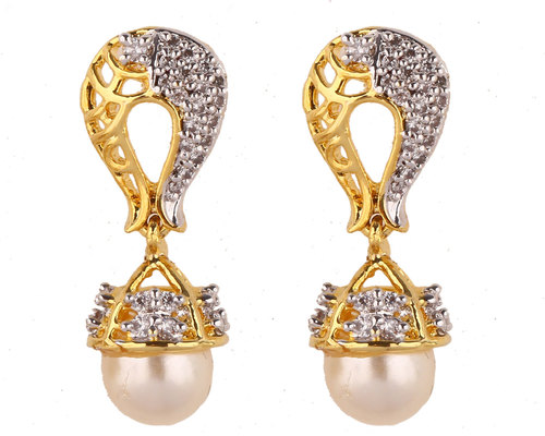 Poised Pearl Earring Gender: Women