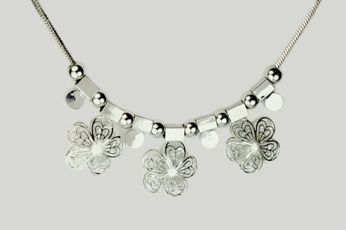 Square Flower Necklace Gender: Women
