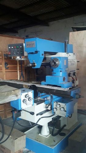 Universal milling machine