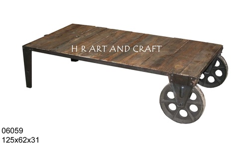 ANTIQUE CENTER TABLE ANTIQUE CENTER TABLE