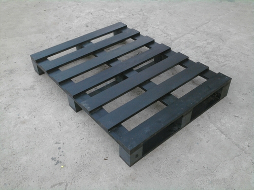 Packaging extruded pallets