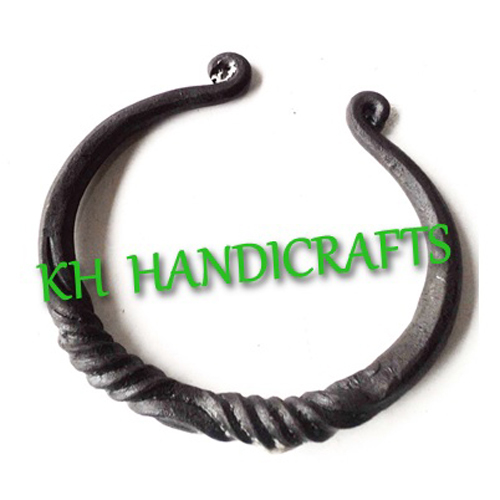 Hand accessories