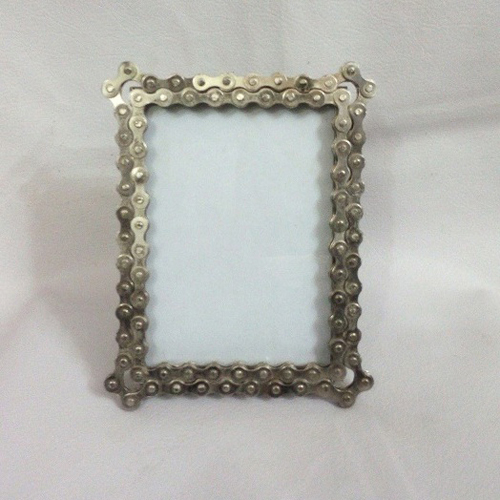 Recycle Chain Photo Frames - Iron