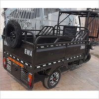 Loading Electric Rickshaw Displacement: 2798 X 1340 X 997