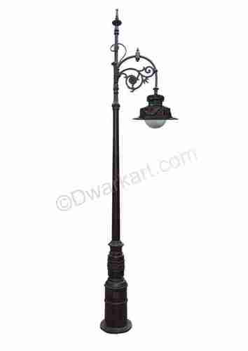Ross Cast Iron Lamp Post with Bracket and Light
