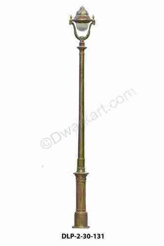 Nashville Cast Iron Lam Post with Bracket and Light