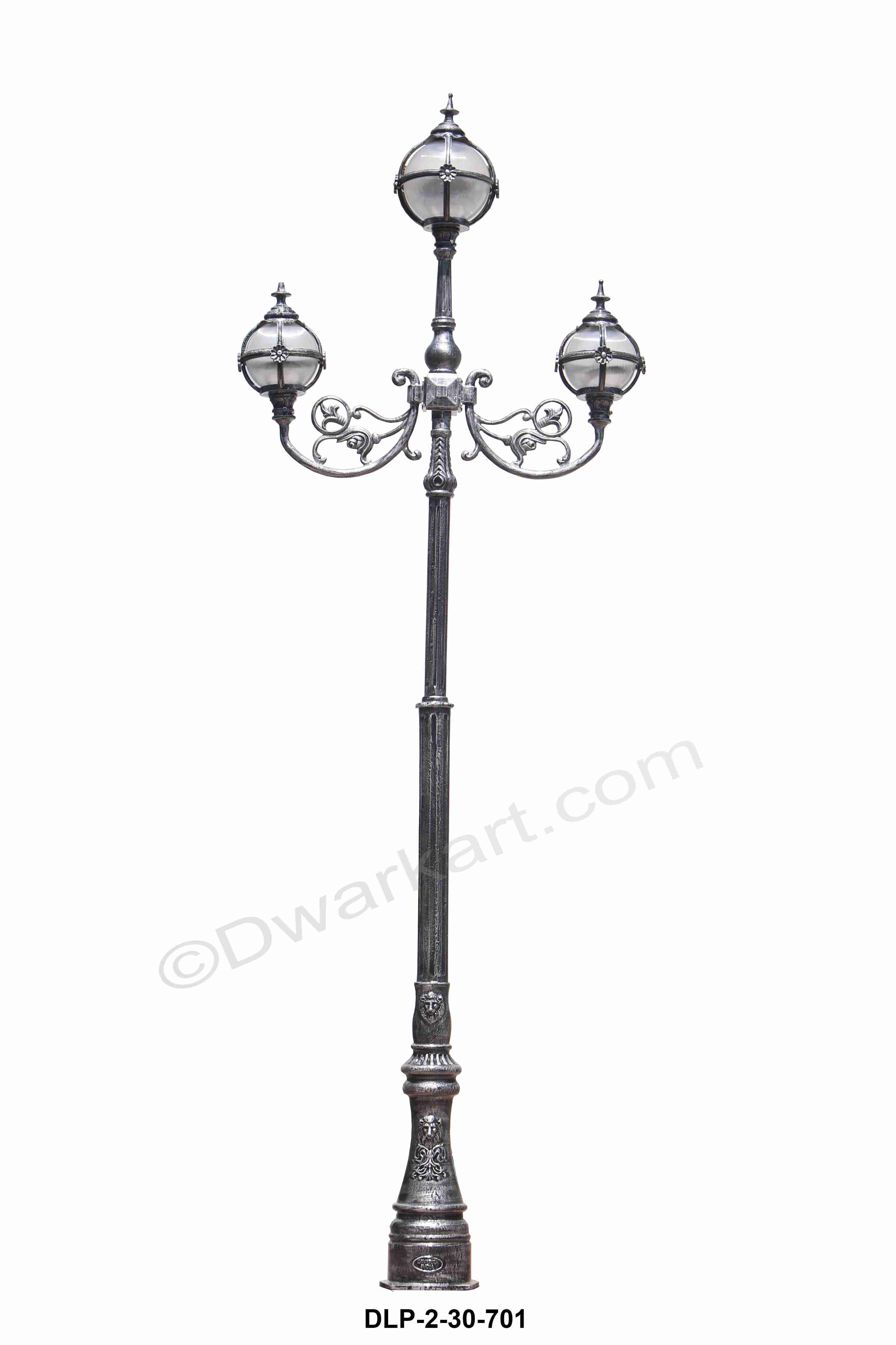 Elizabeth Cast Iron Lamp Post with Bracket and Light