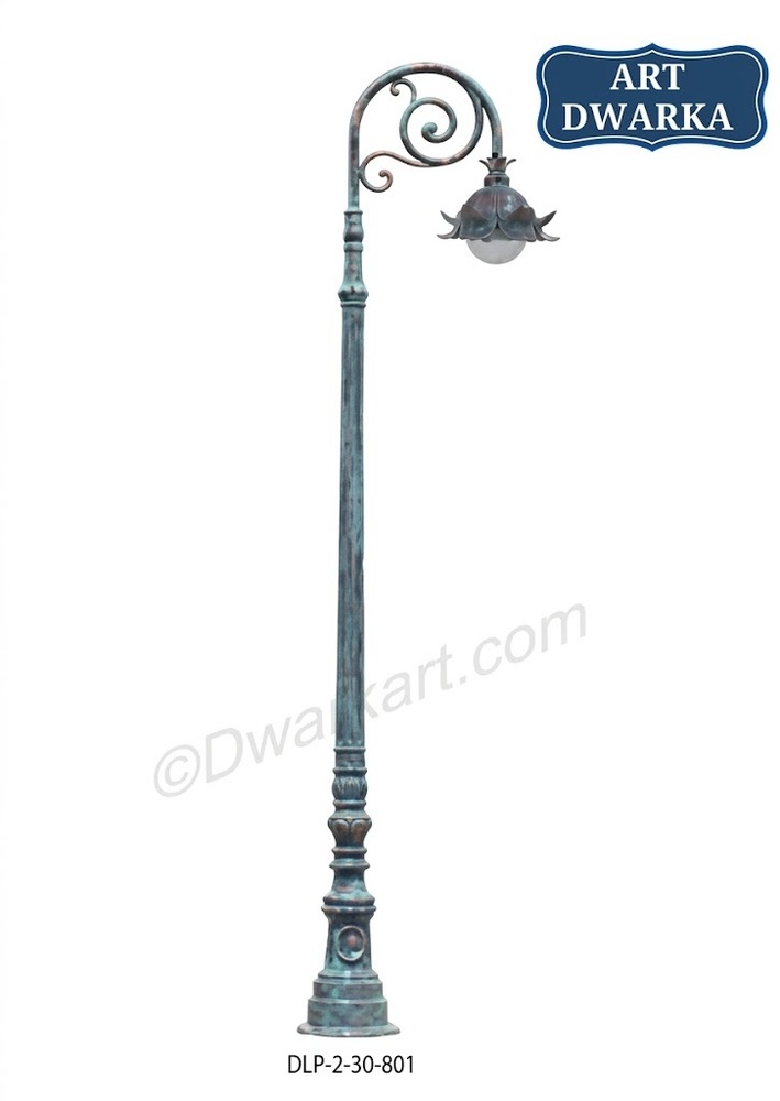 Bahamas Cast Iron Lamp Post with Bracket and Light