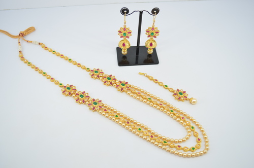 Latest Bollywood Classic Style Antique White Ruby And Sapphire Reverse American Diamond Ad Necklace Set / Neck Piece / Bridal Set Gender: Women