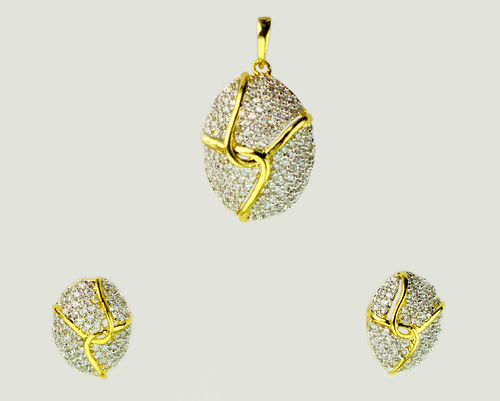 Beetel Shine Pendant Set Gender: Women