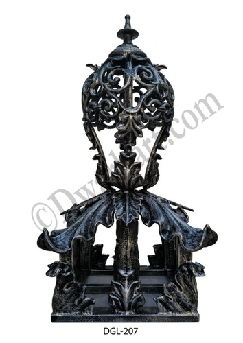Stefan Cast Iron Gate Light