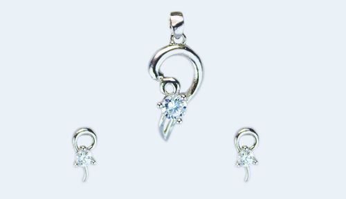 Sparkle Shell Pendant Set Gender: Women
