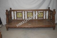 WOODEN BENCH
