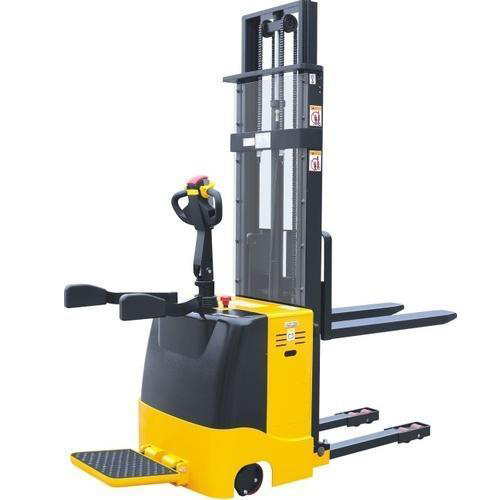 Electric Stacker By BHARAT INDUSTRIAL SOLUTION
