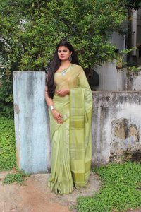 Handwoven Pure Linen Saree