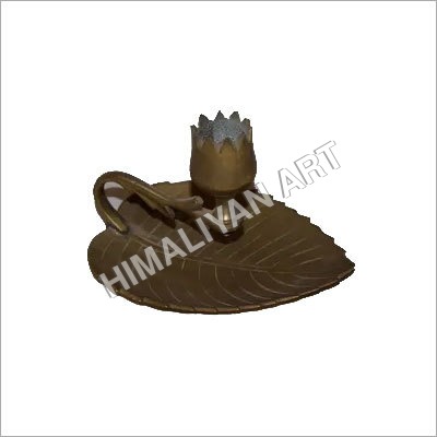 Brass Diya Dimension(L*W*H): 12X8X9 Centimeter (Cm)